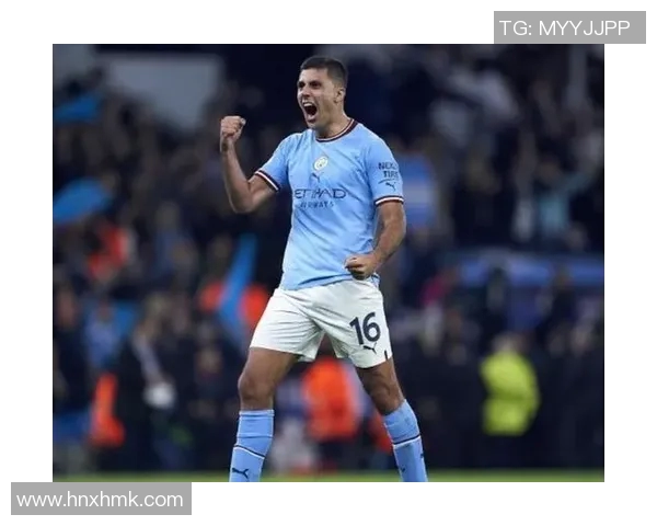 足球场上4号球星闪耀全场 他以卓越表现引领球队走向胜利 足球场上4号球星闪耀全场 他以卓越表现引领球队走向胜利